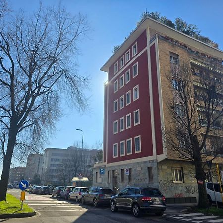 Tolstoi 83 Apartment Milán Exterior foto